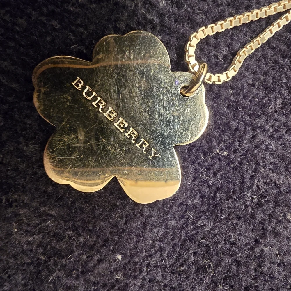 BURBERRY AUTHENTIC CHARM ON NECKLACE - Picture 3 of 3